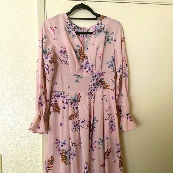 BEAUTIFUL Pink Floral Midi Dress - Picture 5 of 9